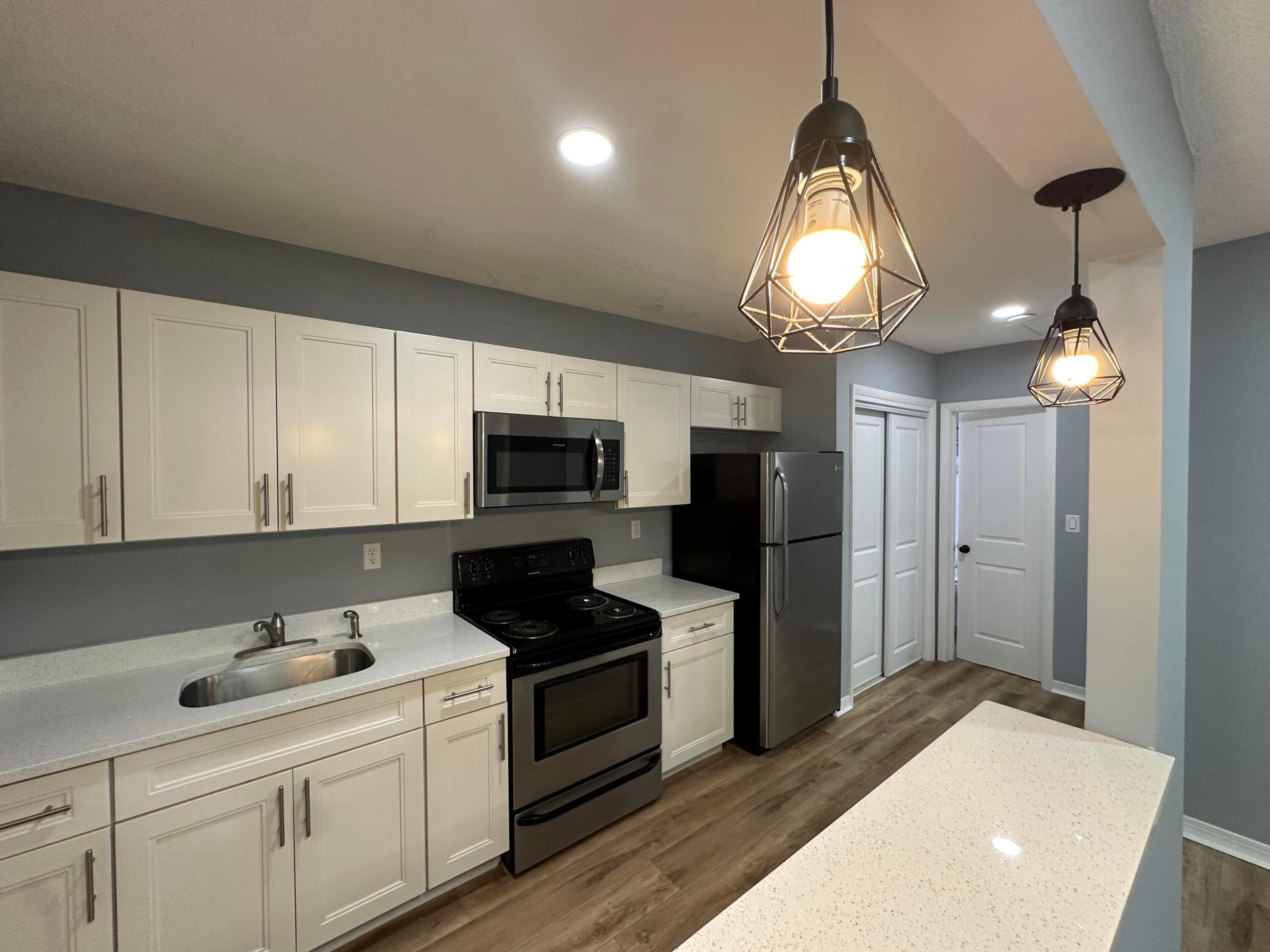 812 NE 17th Street Unit: 2