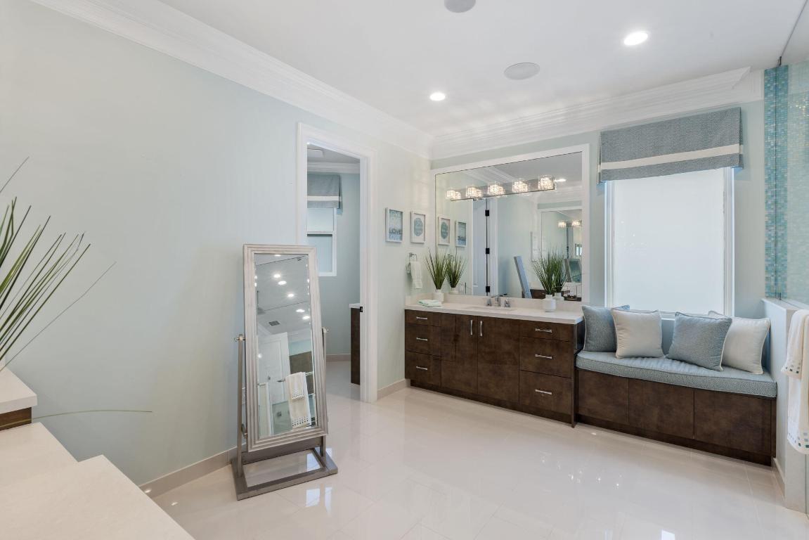 600 Atlantis Estates Way, Atlantis