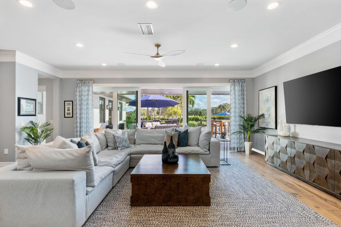 600 Atlantis Estates Way, Atlantis