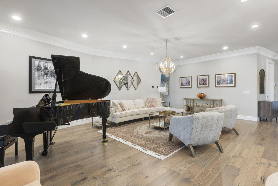 600 Atlantis Estates Way, Atlantis