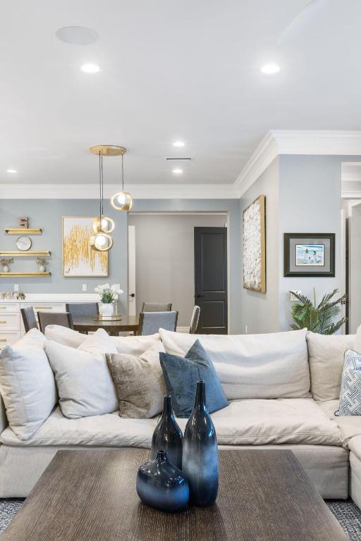 600 Atlantis Estates Way, Atlantis