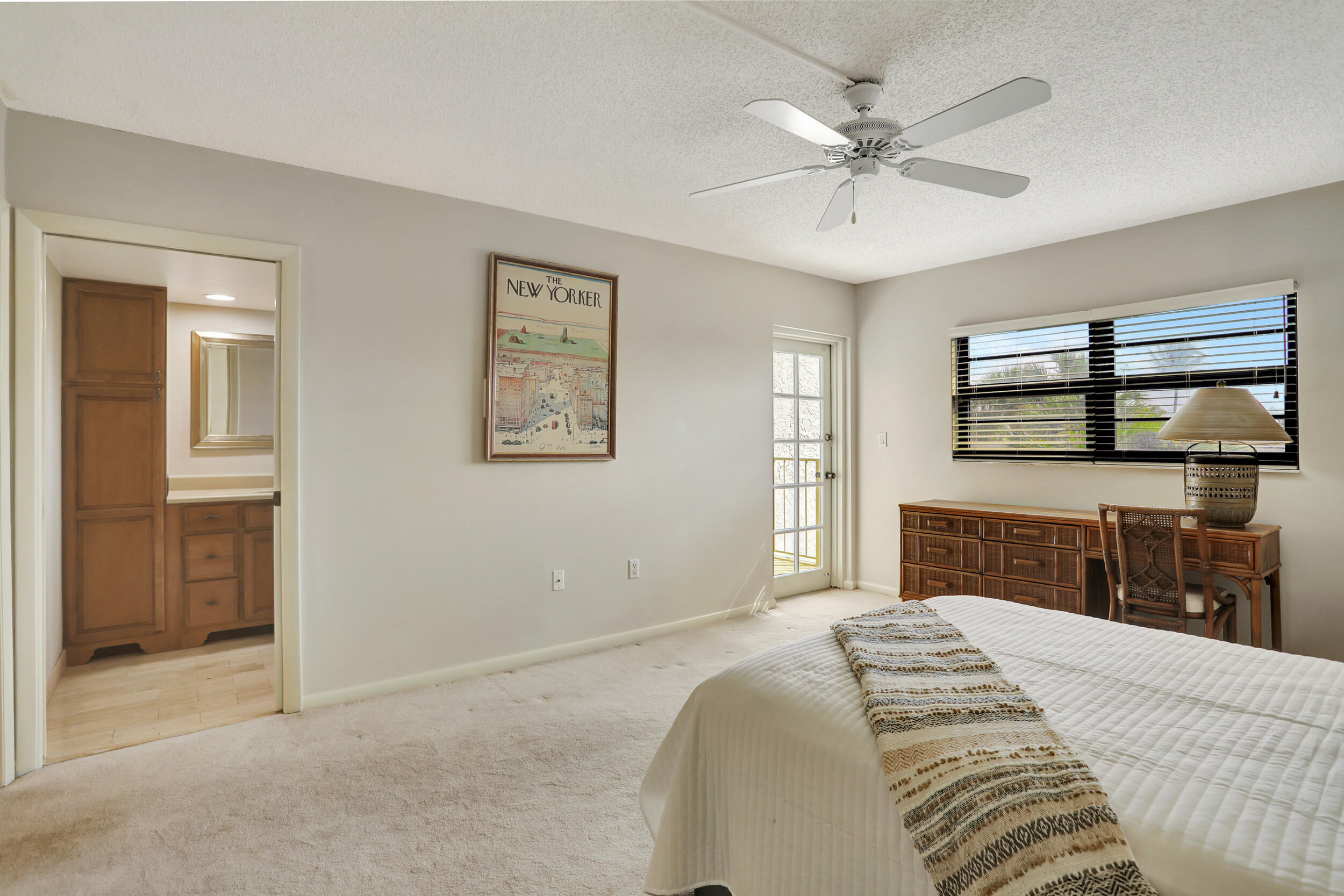 1222 Hillsboro Mile Unit: 17