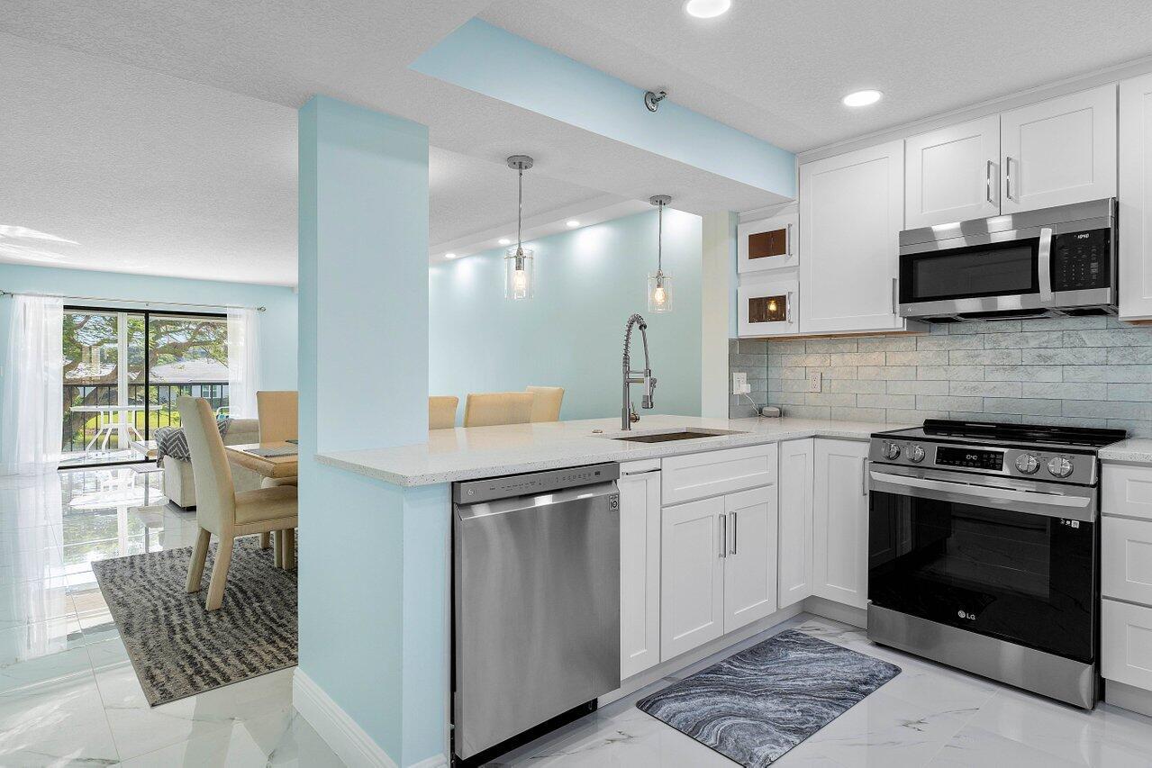 7076 Huntington Ln Unit: 207