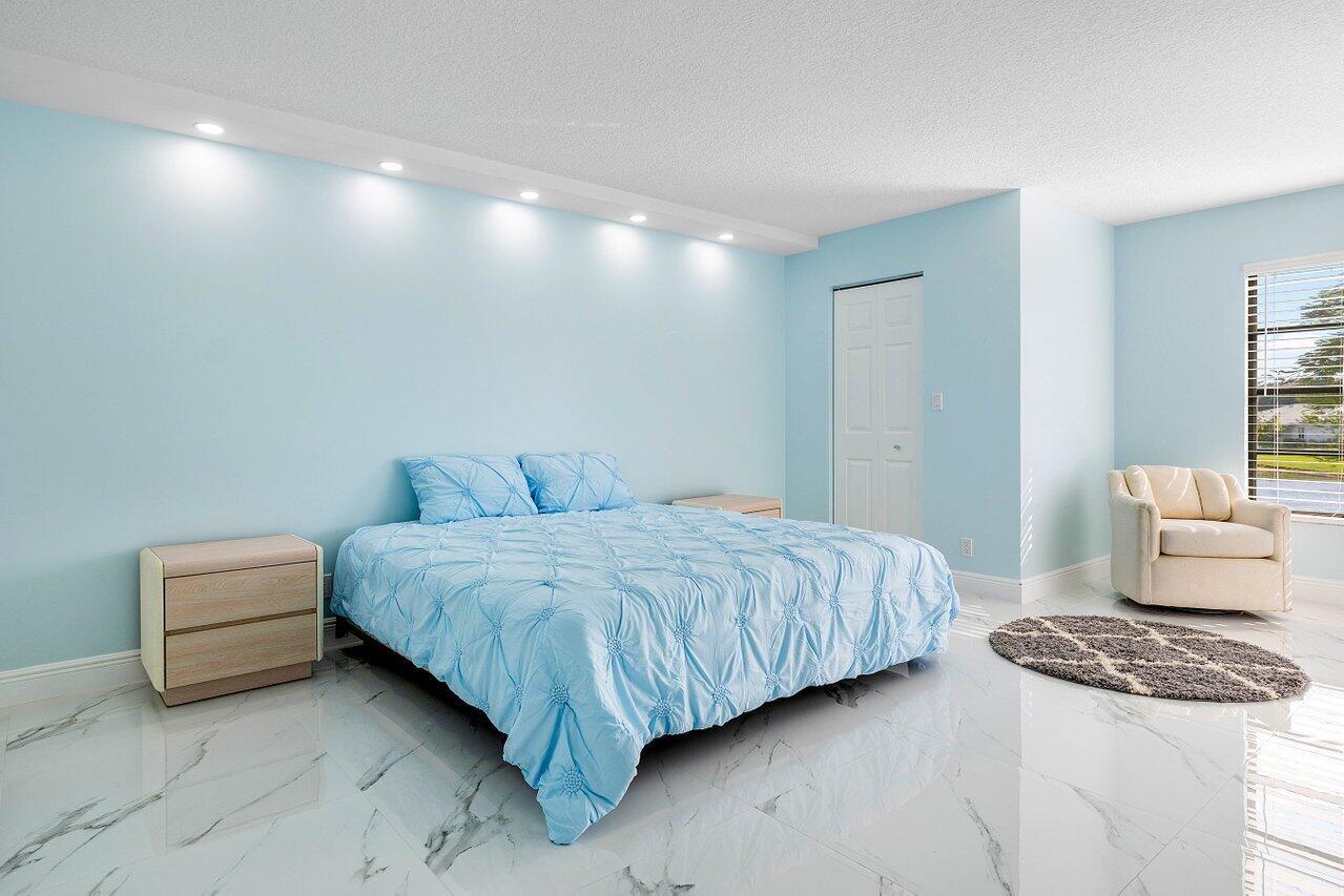 7076 Huntington Ln Unit: 207