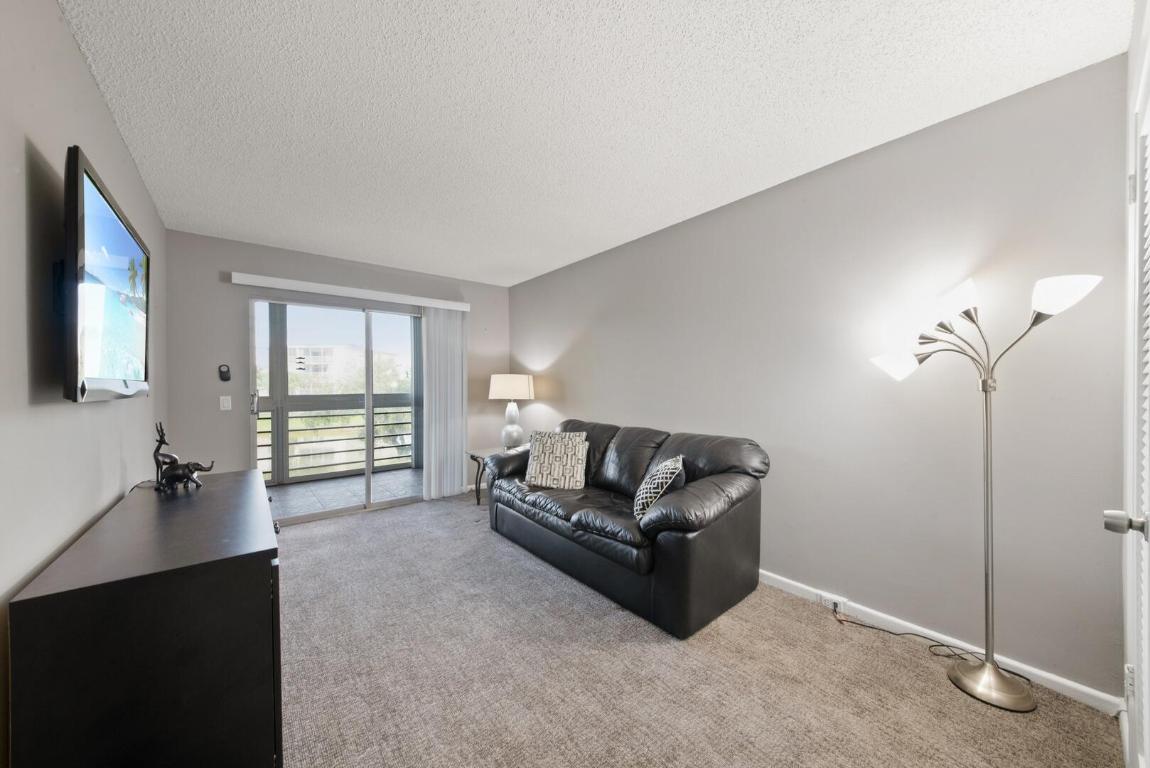 2043 Guildford C, Boca Raton