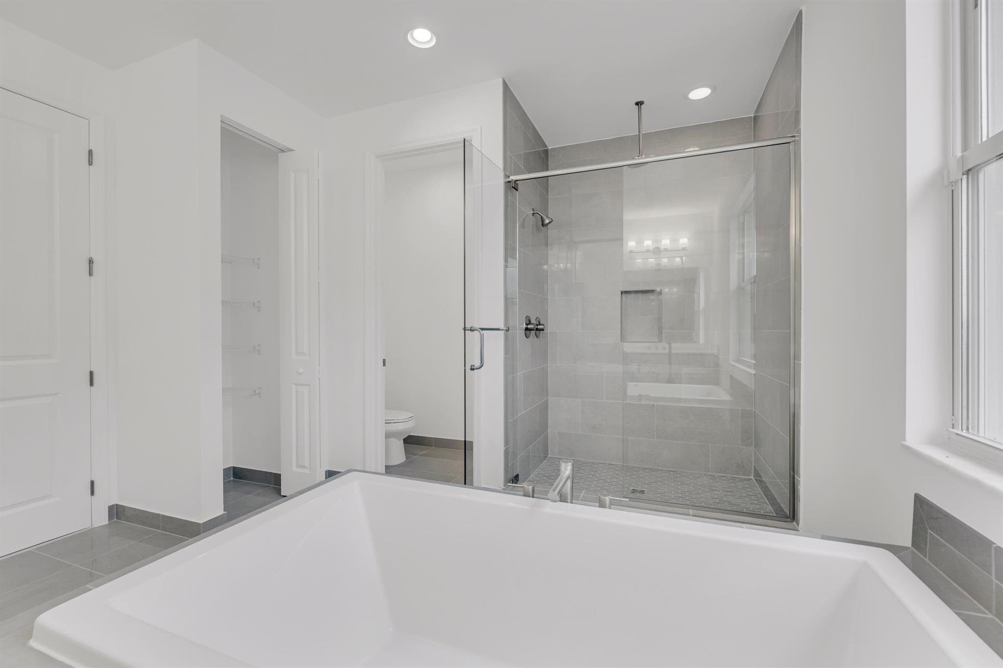 1407 Thistle Place