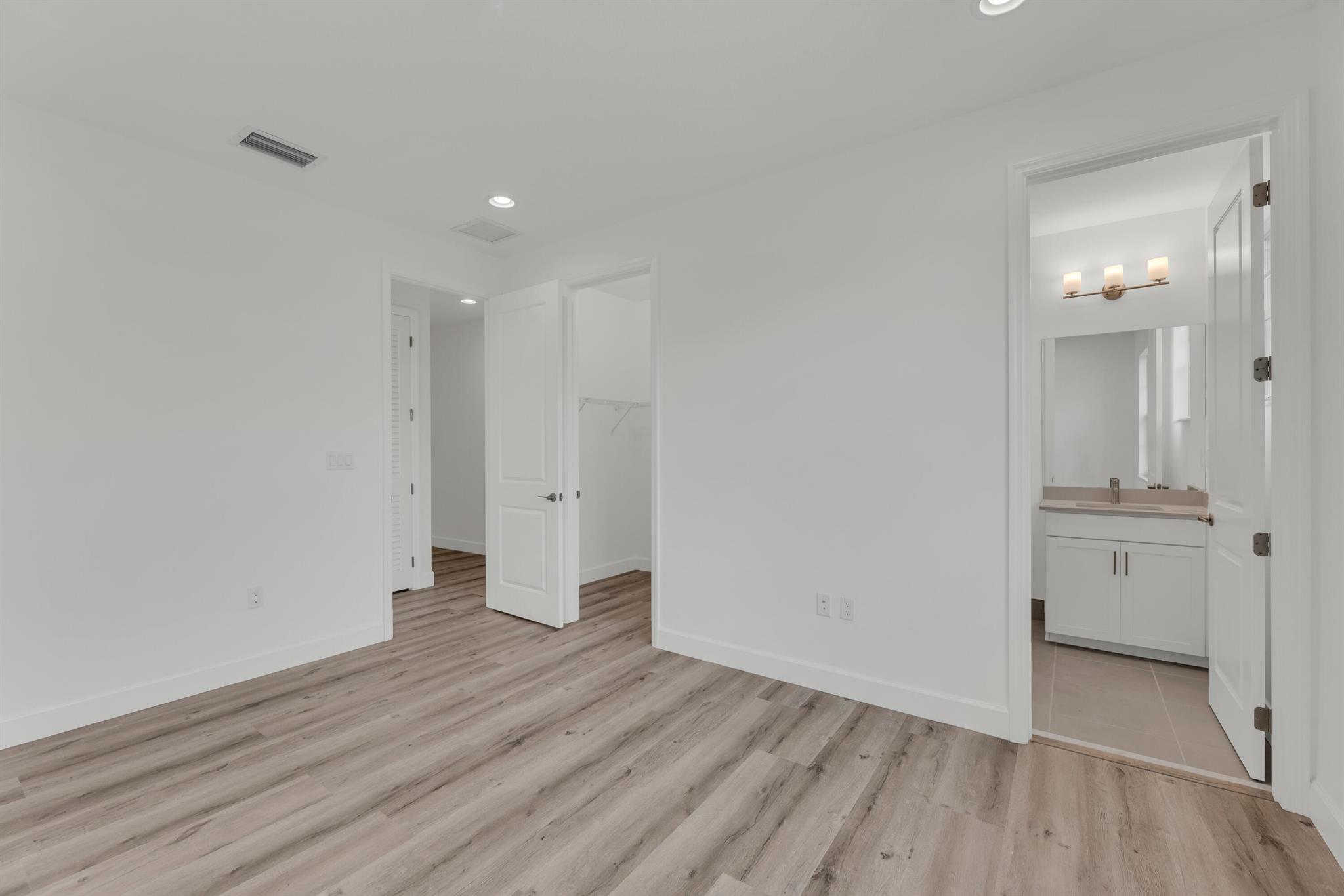 1407 Thistle Place