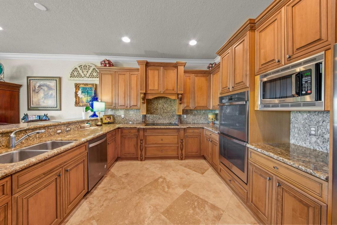 8815 Club Estates Way, Lake Worth