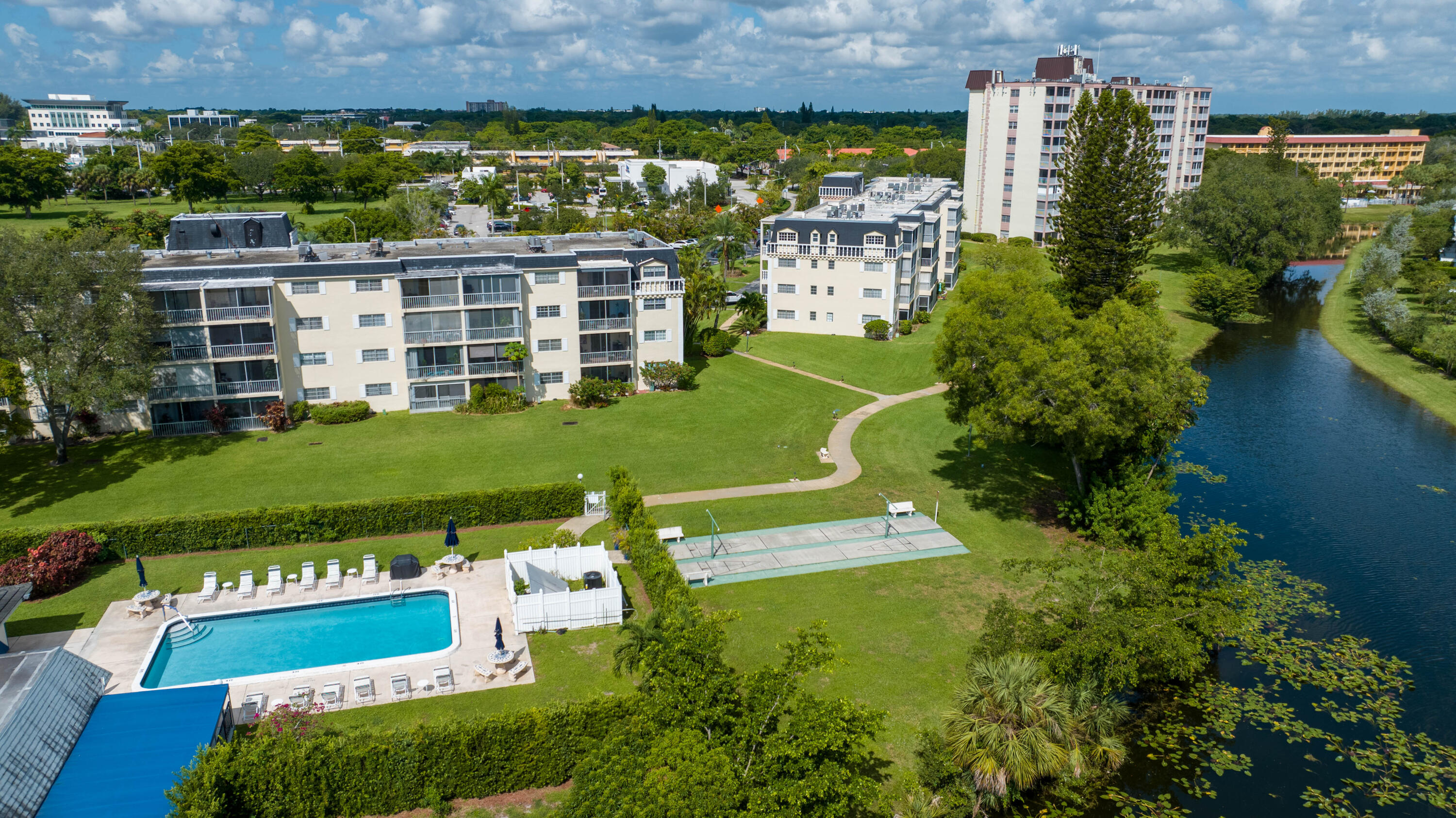 3535 Broken Woods Drive 402, Coral Springs Unit: 402