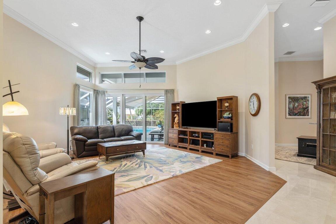 185 Orange Tree Drive, Atlantis