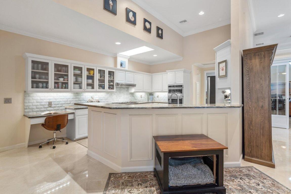 185 Orange Tree Drive, Atlantis