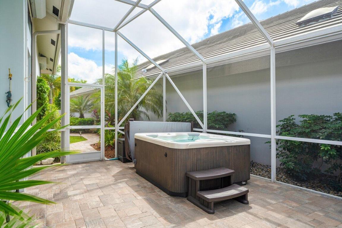 185 Orange Tree Drive, Atlantis