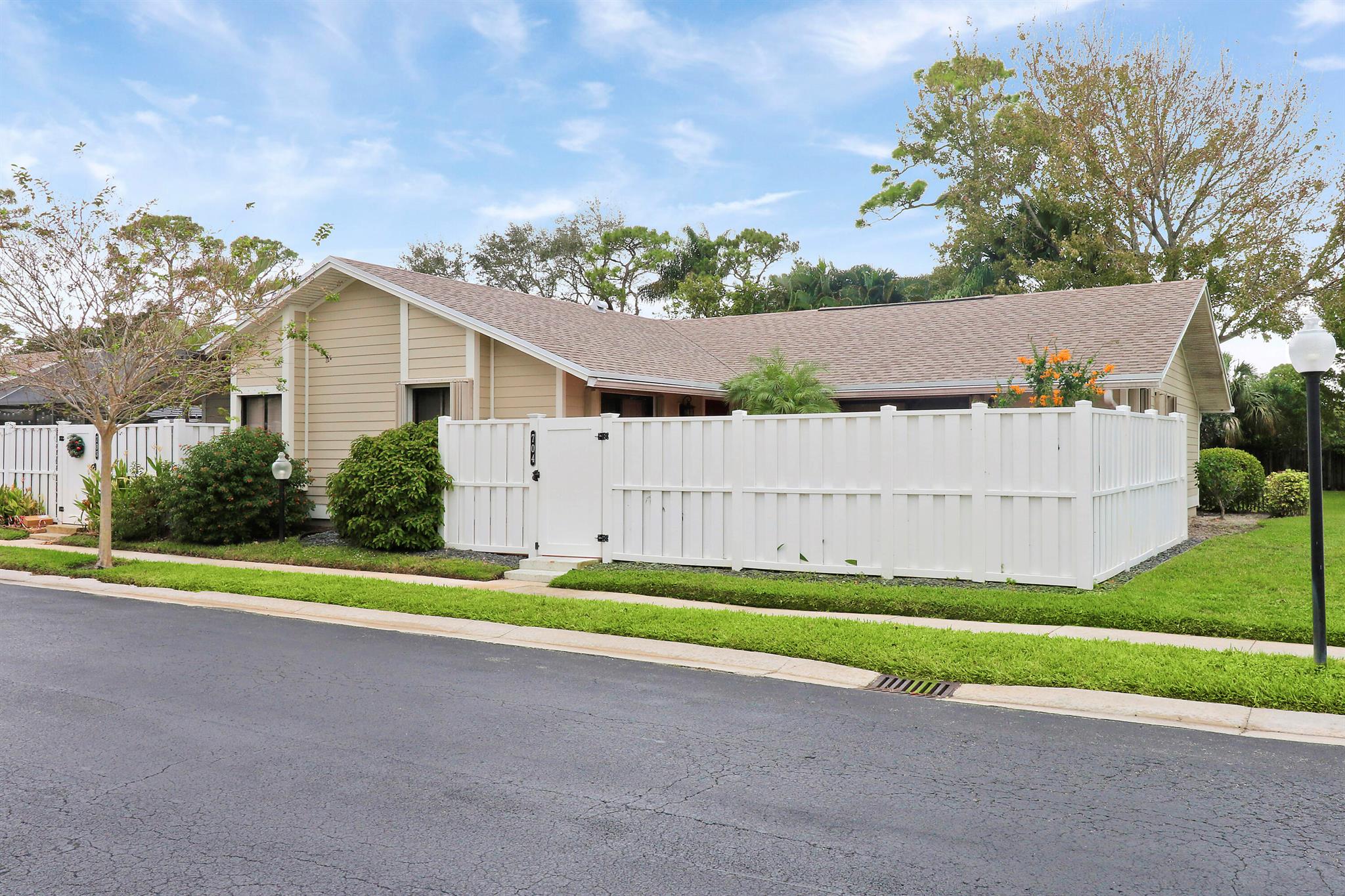 704 Summer Winds Lane