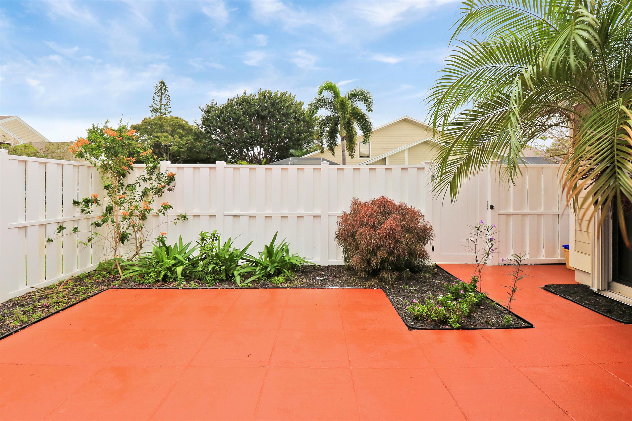 704 Summer Winds Lane