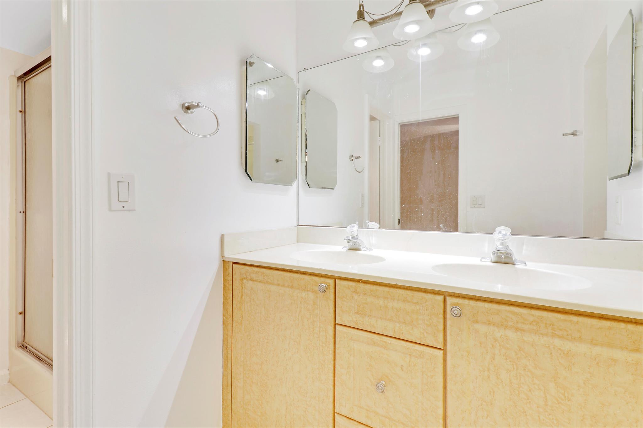 704 Summer Winds Lane