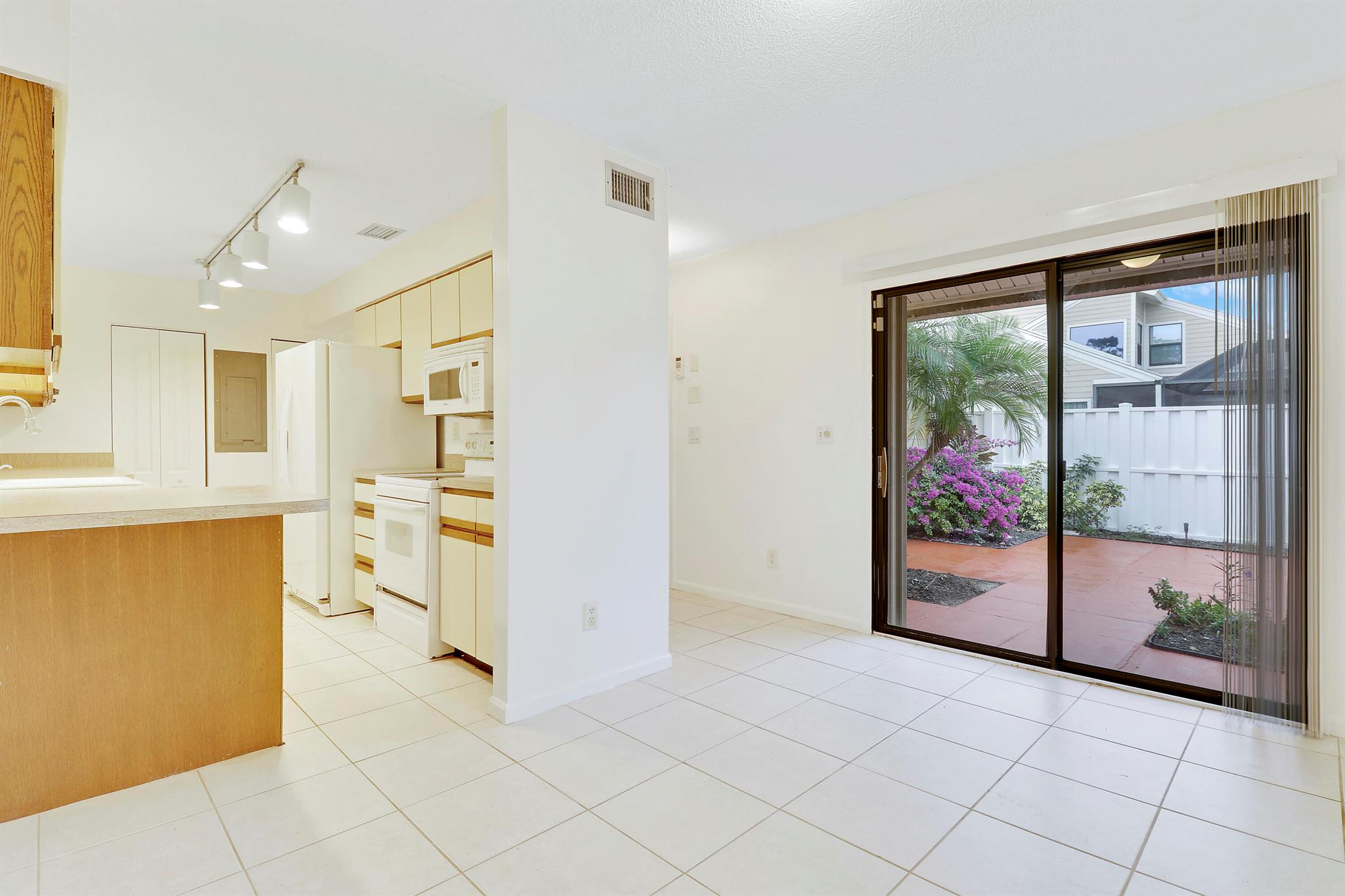 704 Summer Winds Lane