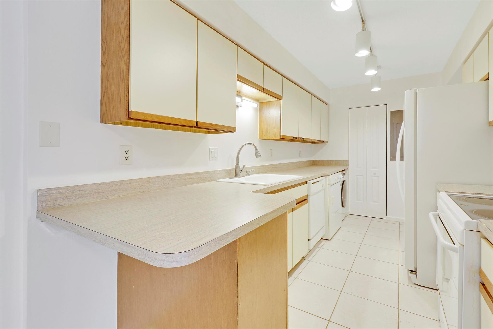 704 Summer Winds Lane