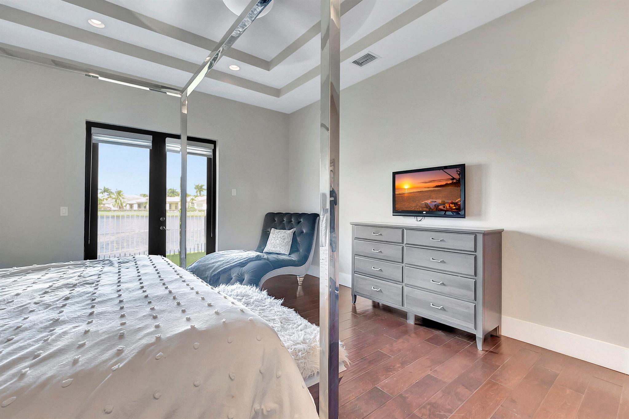 17979 Lake Azure Way