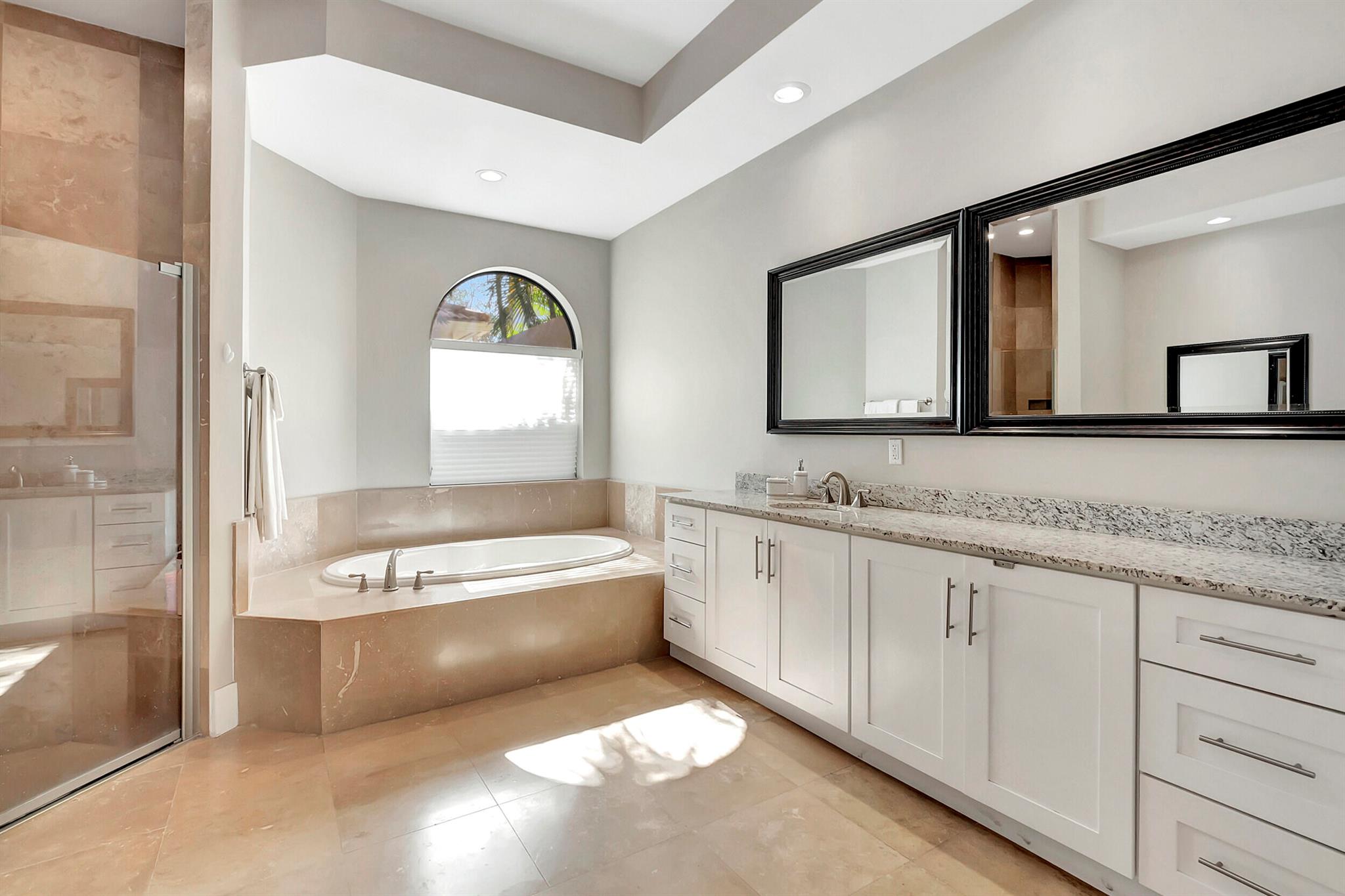 17979 Lake Azure Way