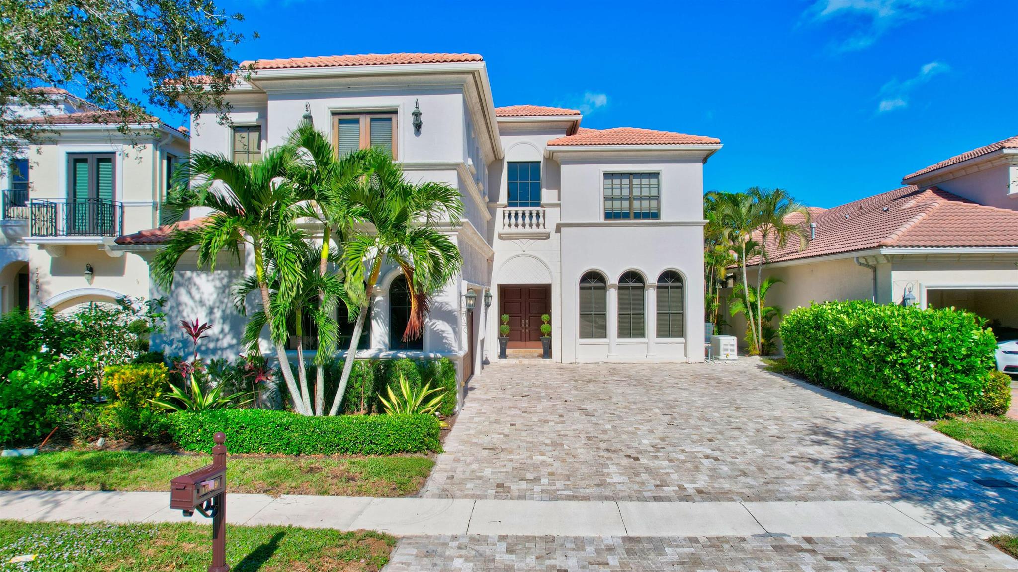 17979 Lake Azure Way