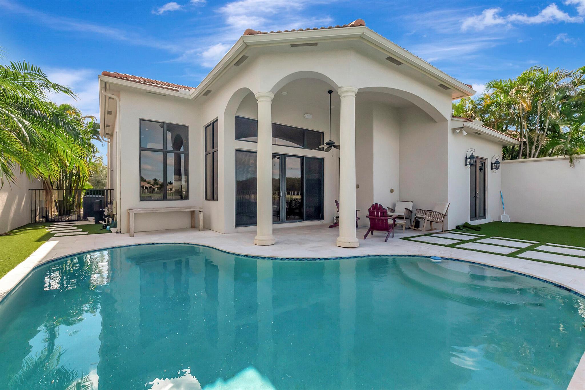 17979 Lake Azure Way