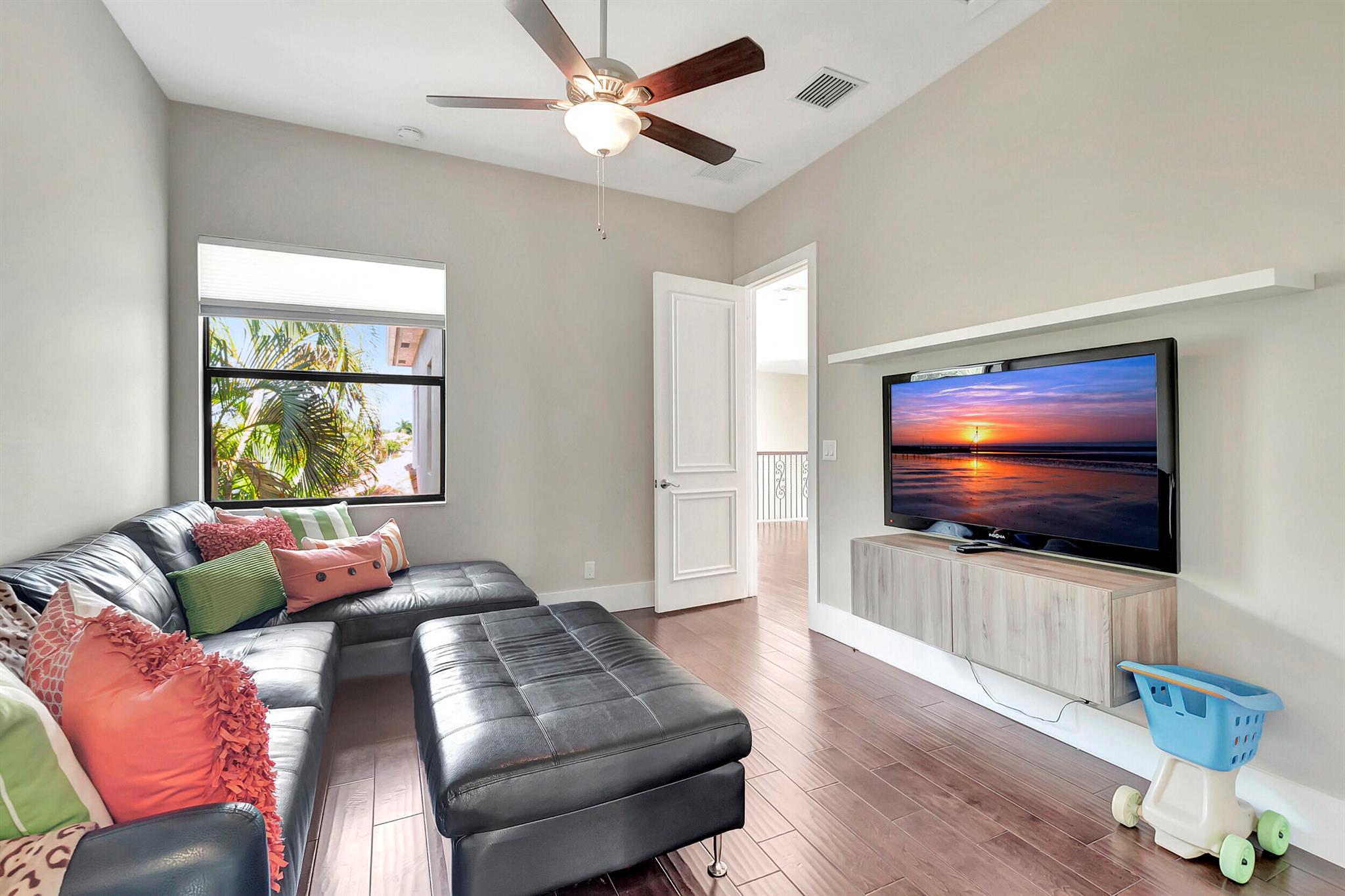 17979 Lake Azure Way