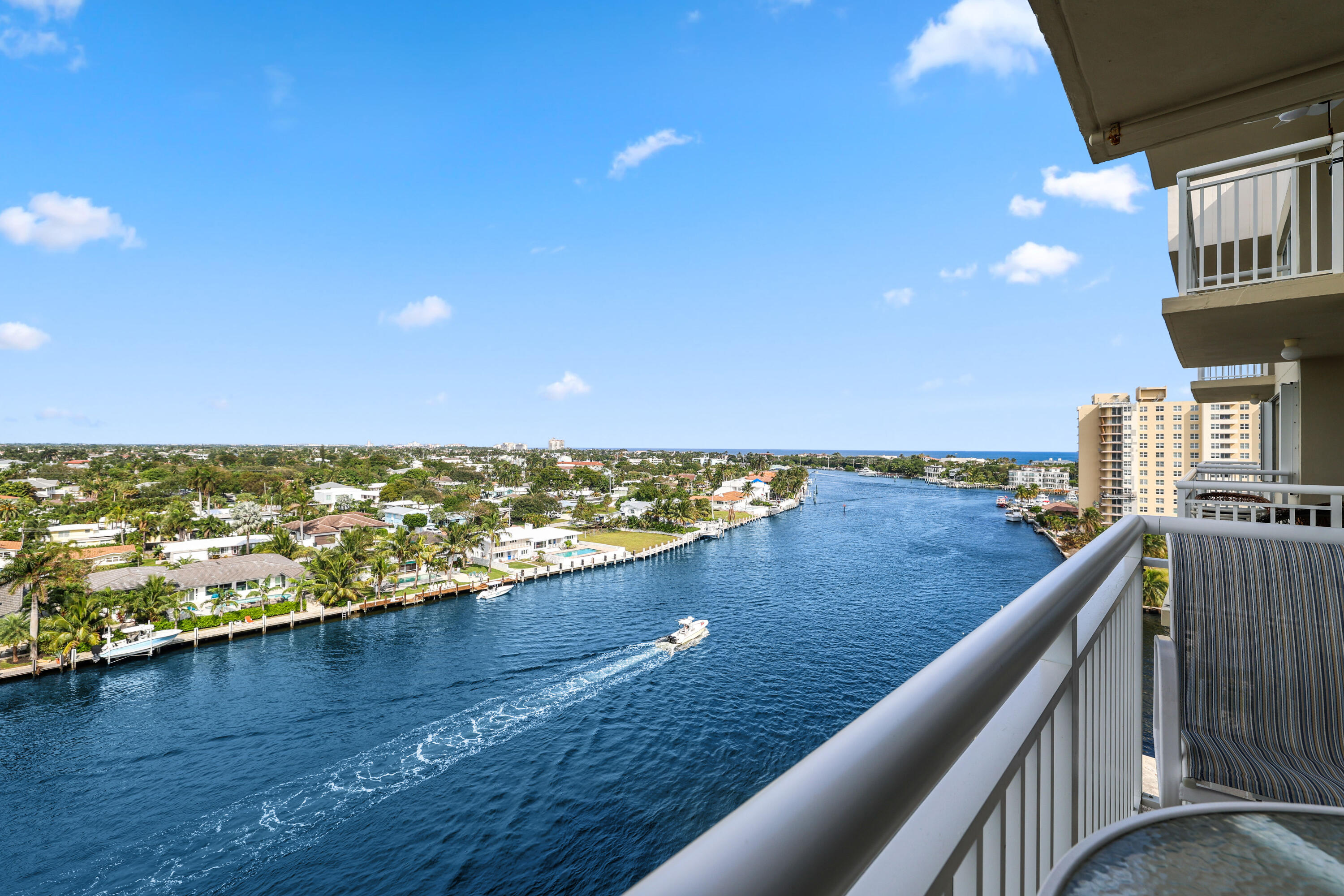 2611 N Riverside Drive Unit: 1006