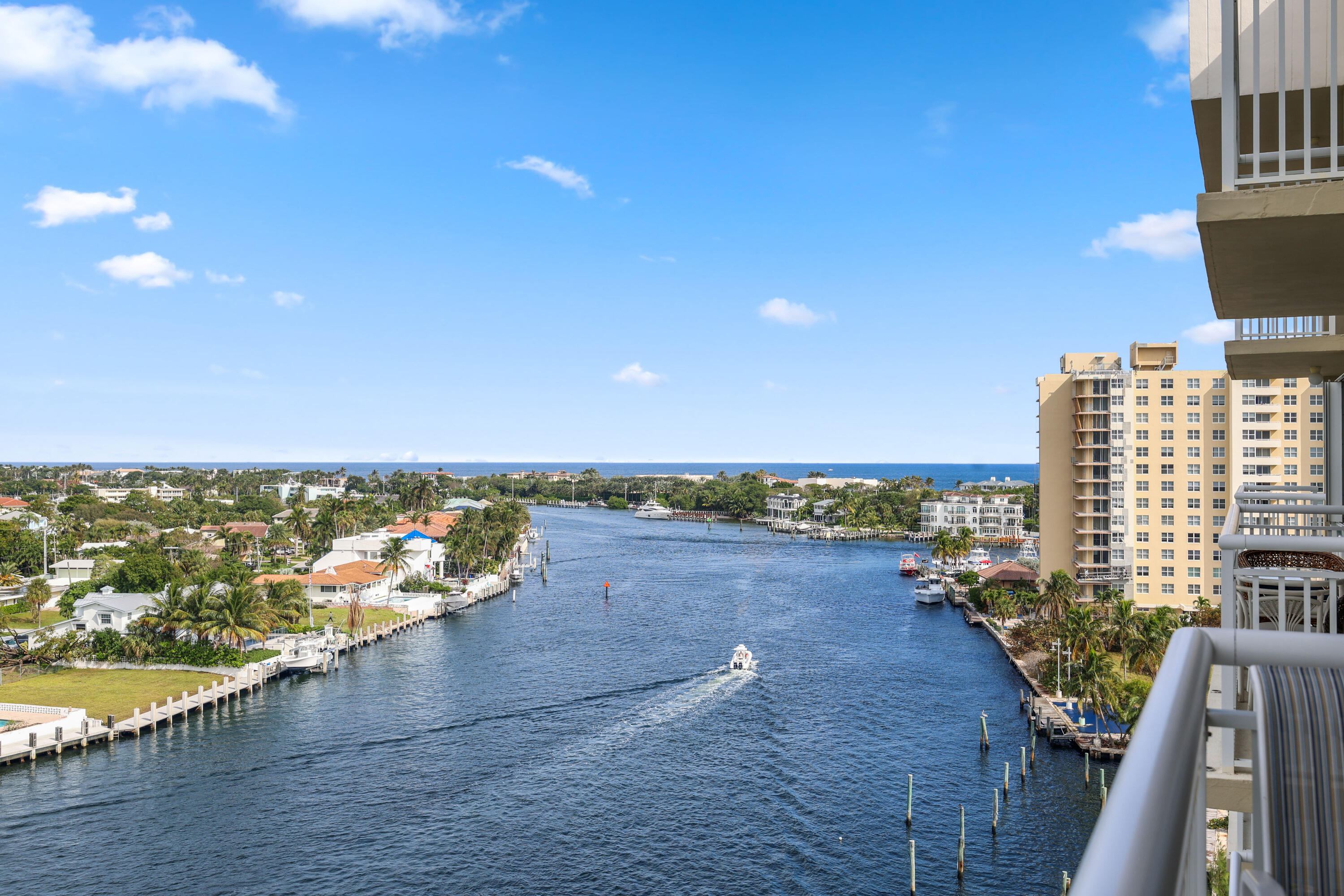 2611 N Riverside Drive Unit: 1006