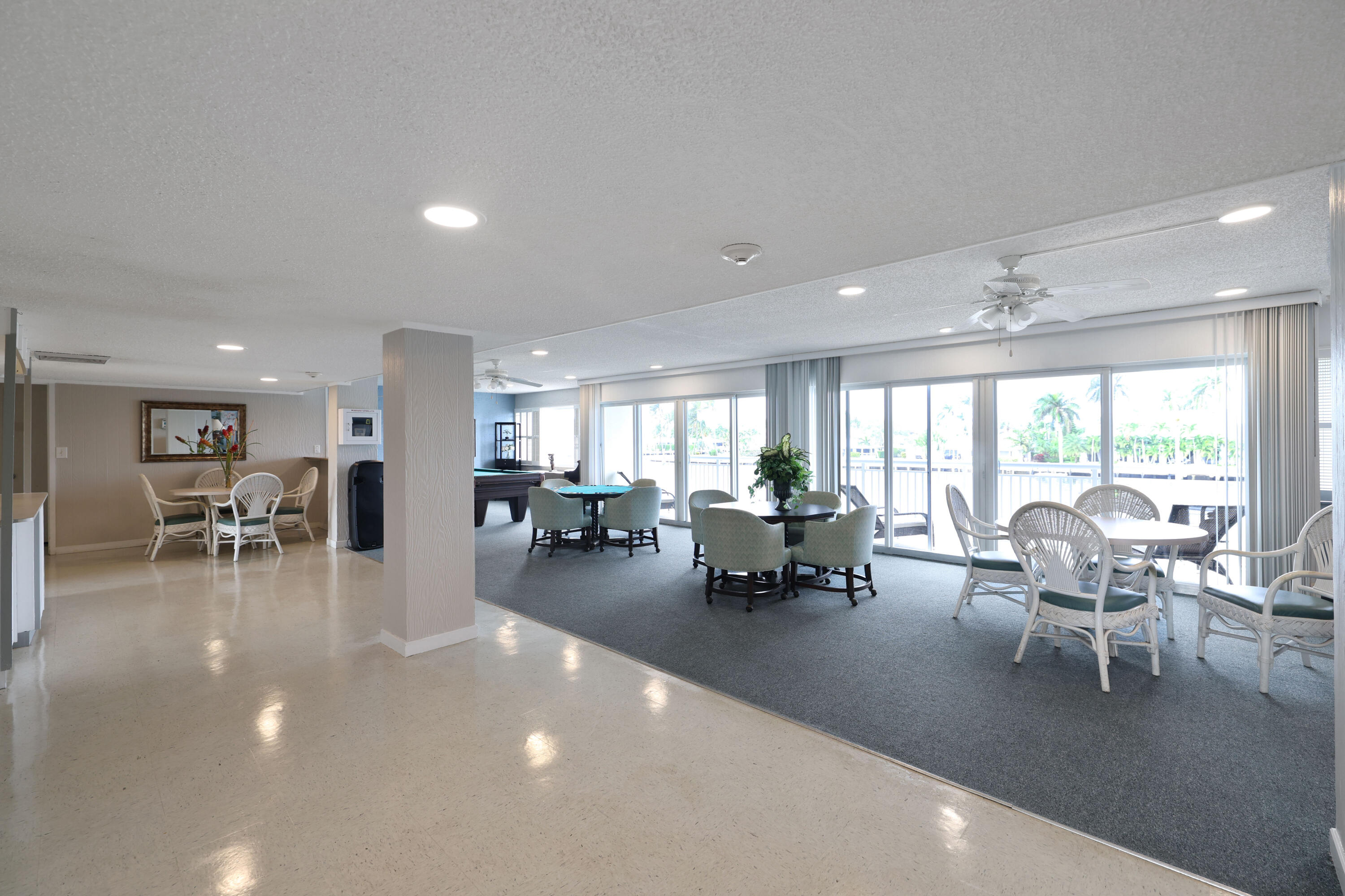 2611 N Riverside Drive Unit: 1006