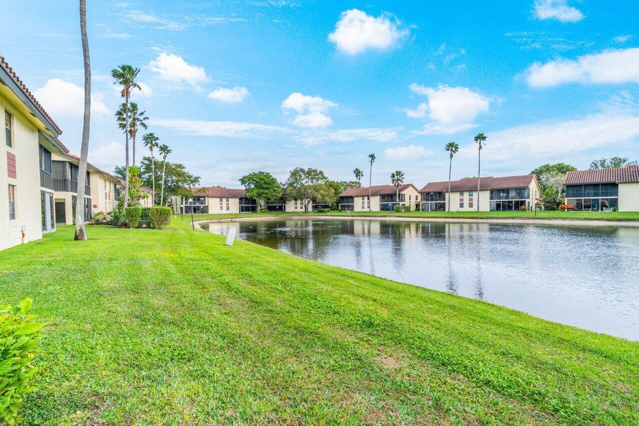 10279 N Circle Lake Drive Unit: 201