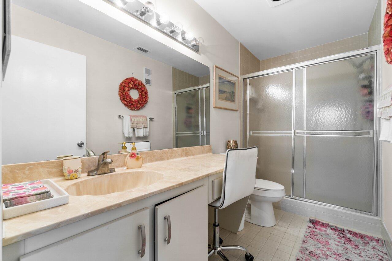 10279 N Circle Lake Drive Unit: 201