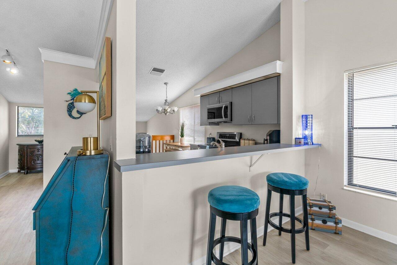 10279 N Circle Lake Drive Unit: 201