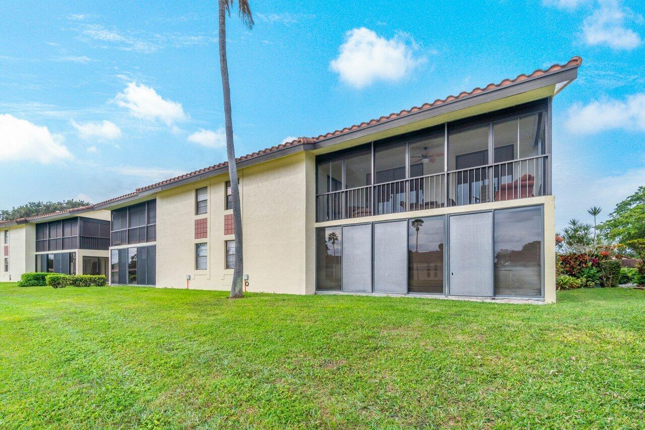 10279 N Circle Lake Drive Unit: 201