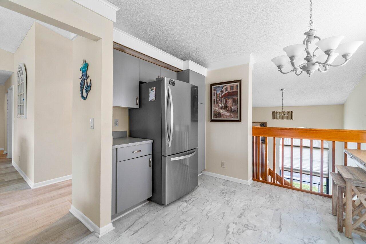 10279 N Circle Lake Drive Unit: 201