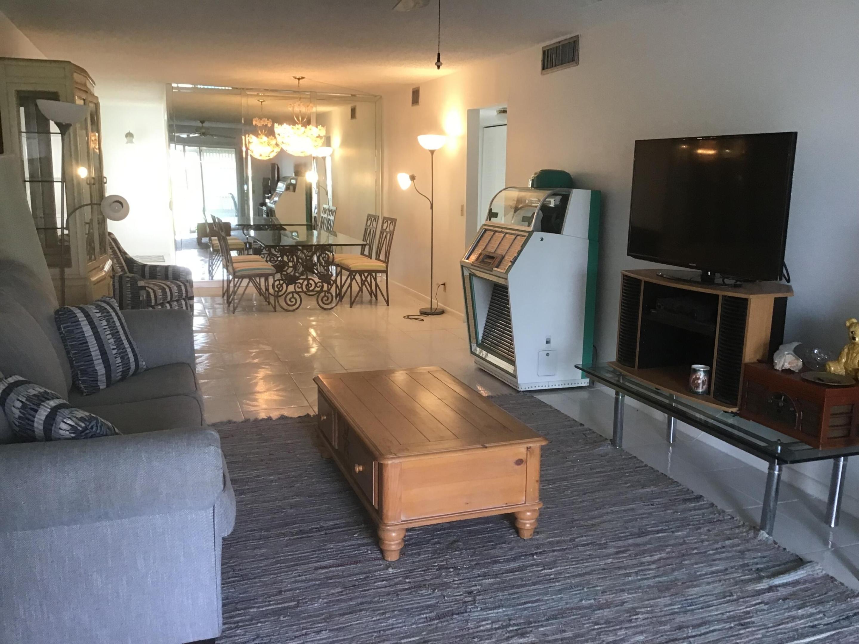 1036 Hythe B B, Boca Raton Unit: B