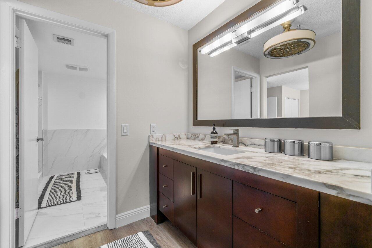 32 Stratford Lane Unit: C