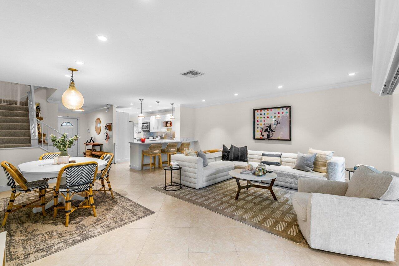 32 Stratford Lane Unit: C