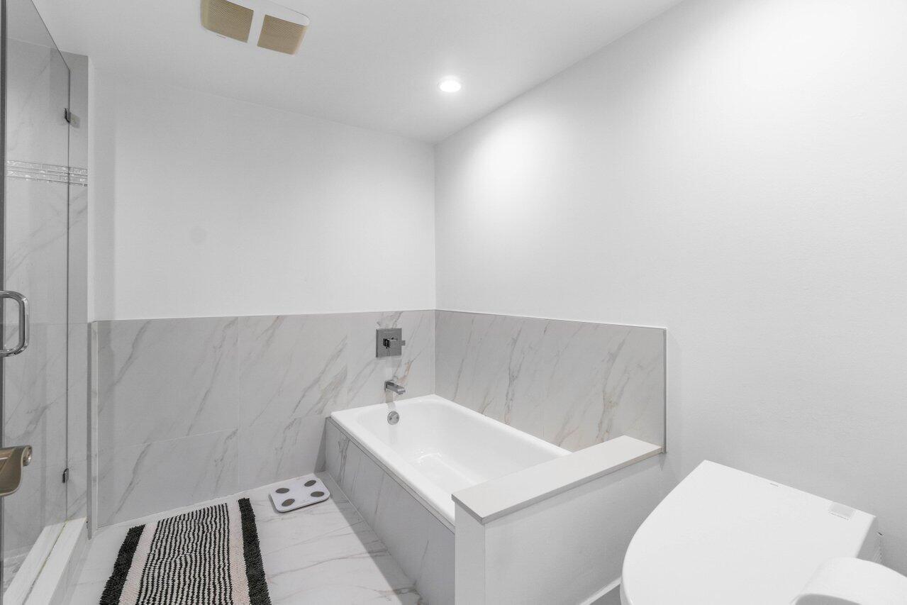 32 Stratford Lane Unit: C