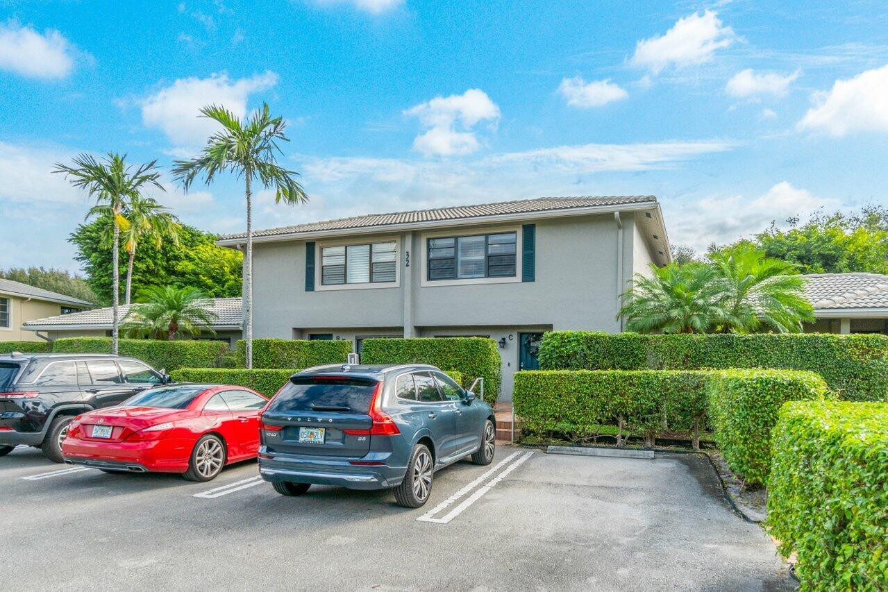 32 Stratford Lane Unit: C