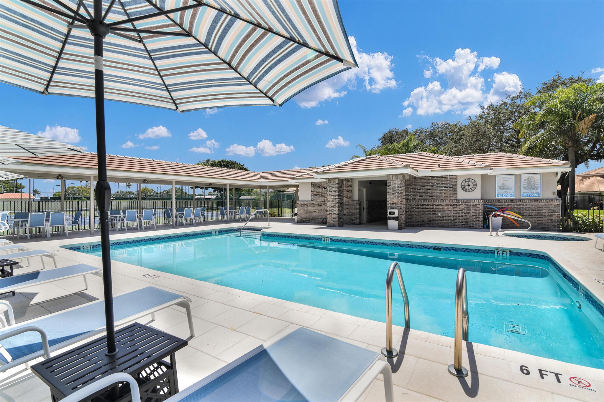 475 Sherwood Forest Drive