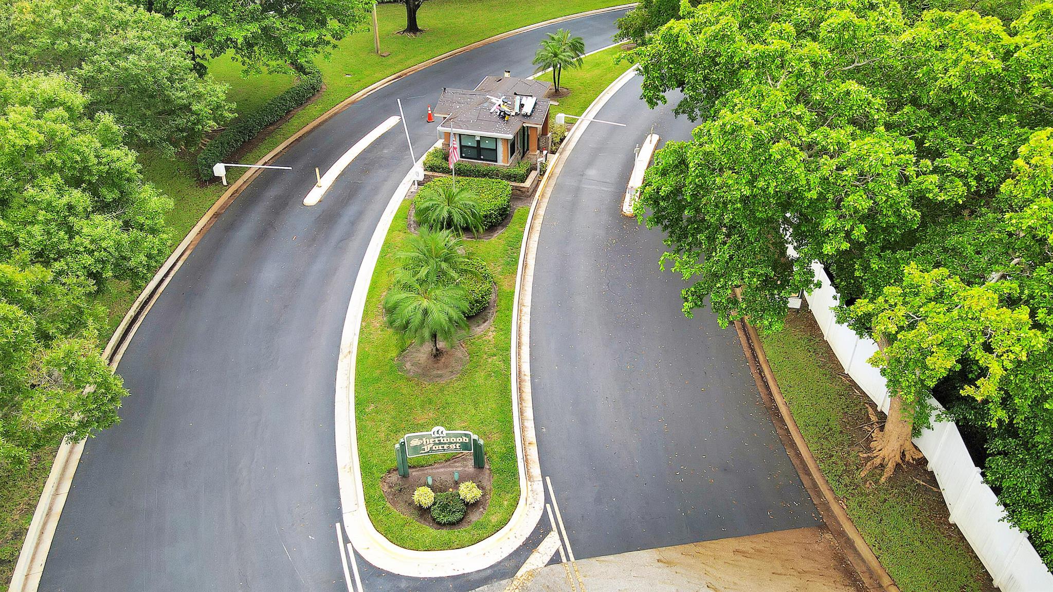 475 Sherwood Forest Drive