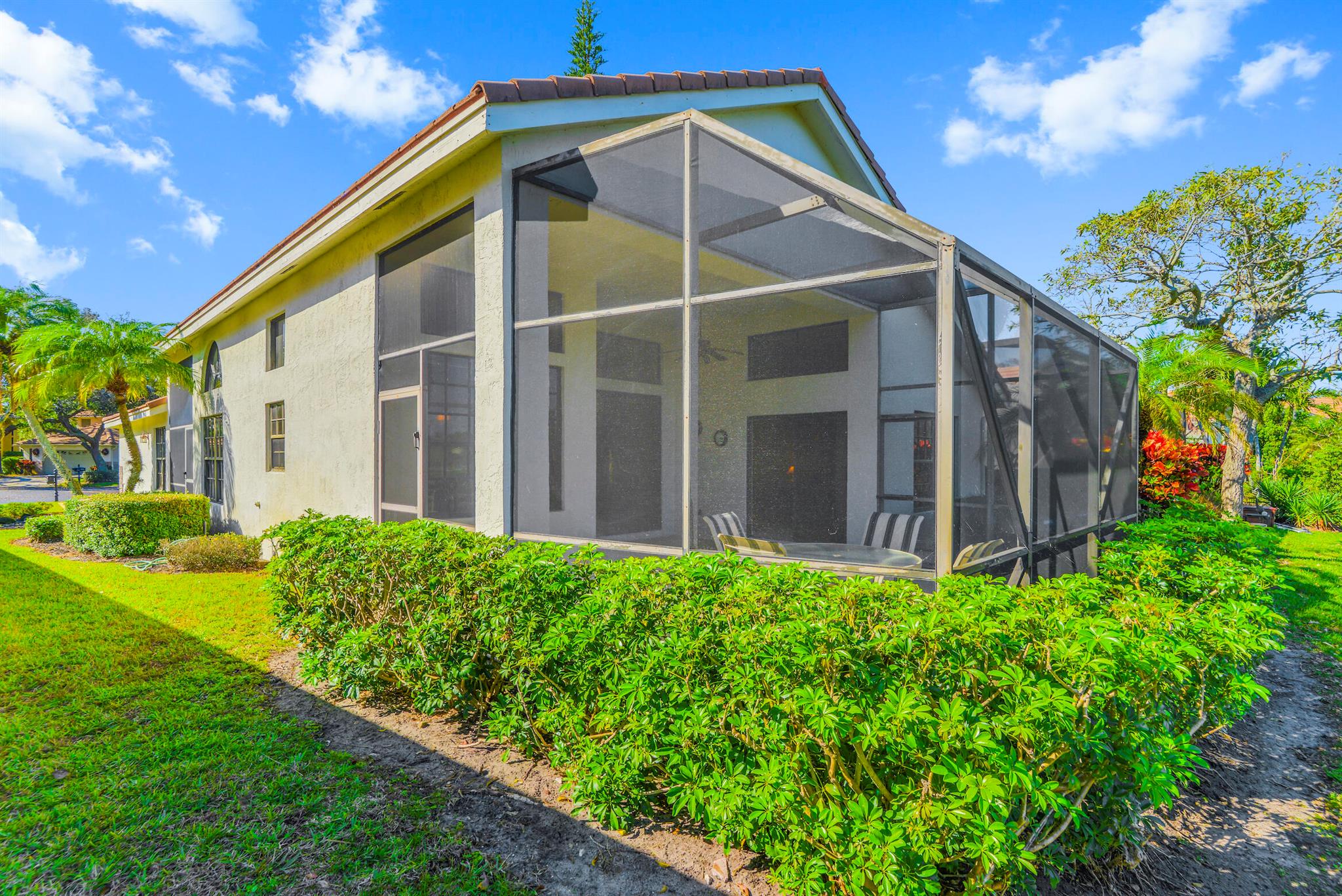 475 Sherwood Forest Drive