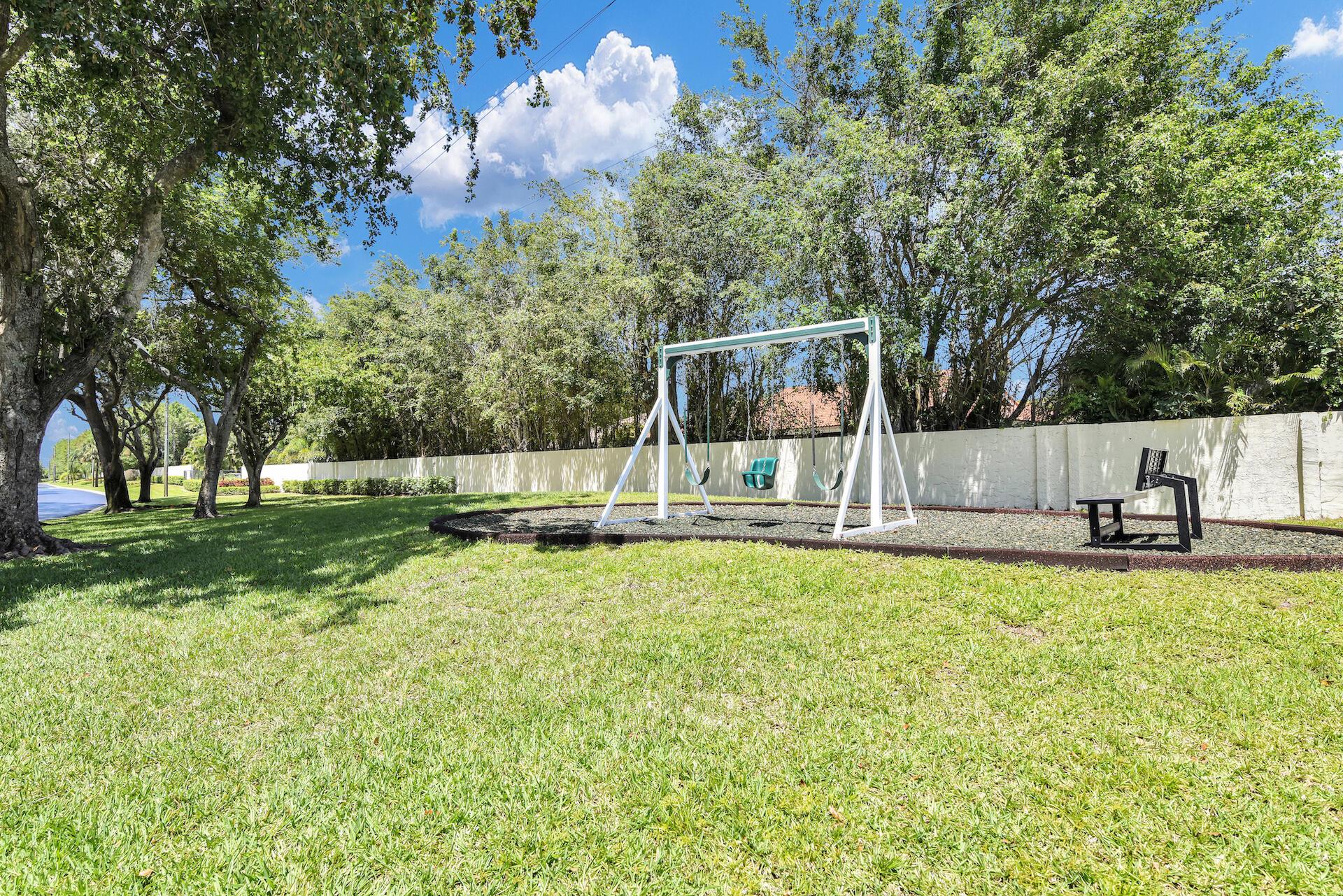 475 Sherwood Forest Drive