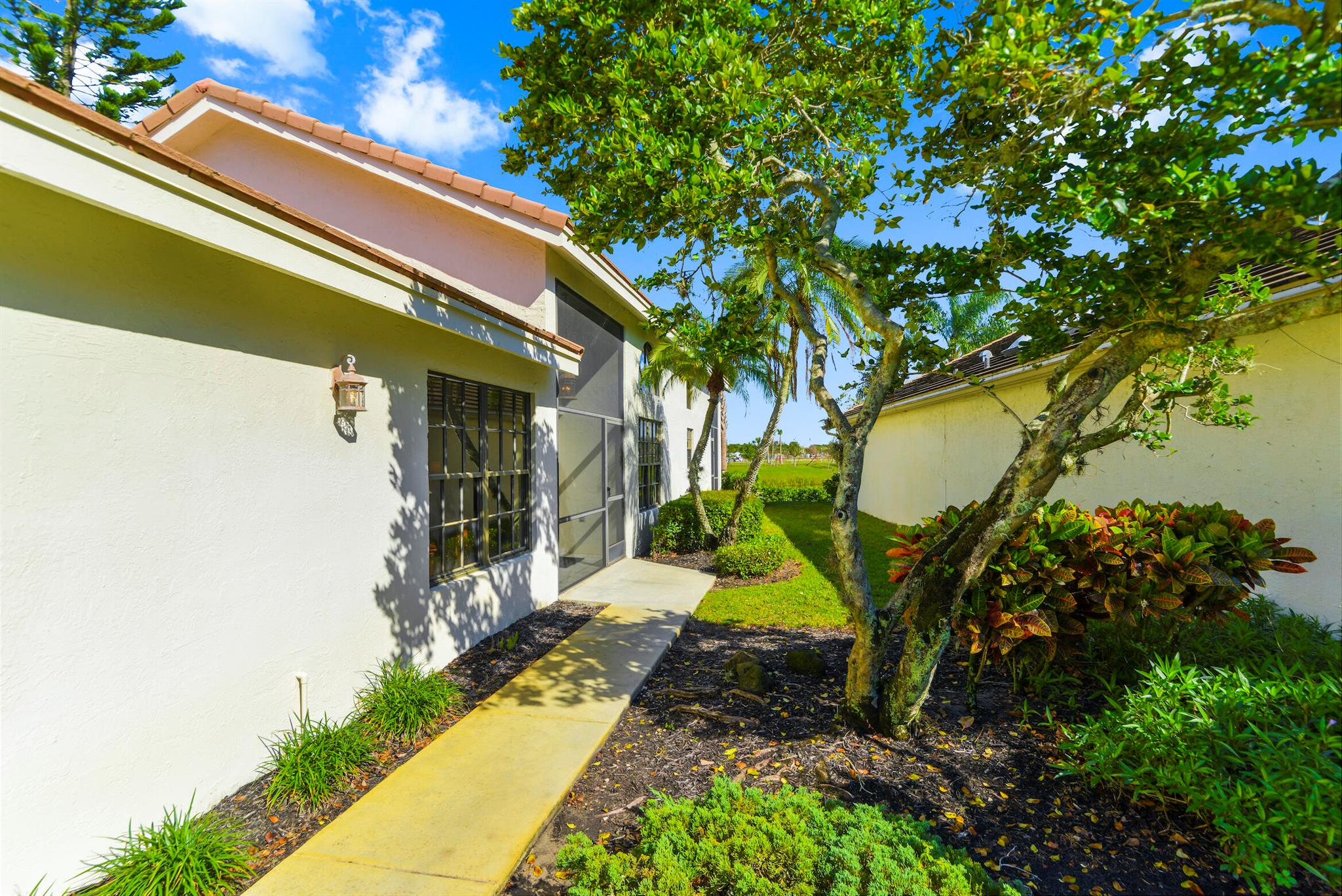 475 Sherwood Forest Drive