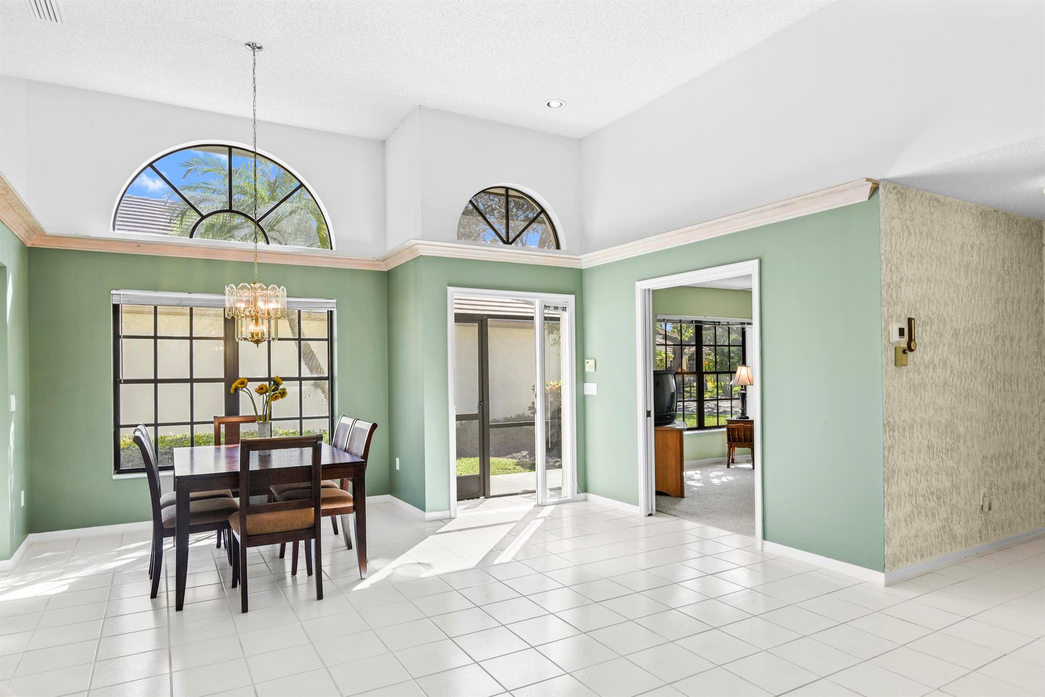 475 Sherwood Forest Drive