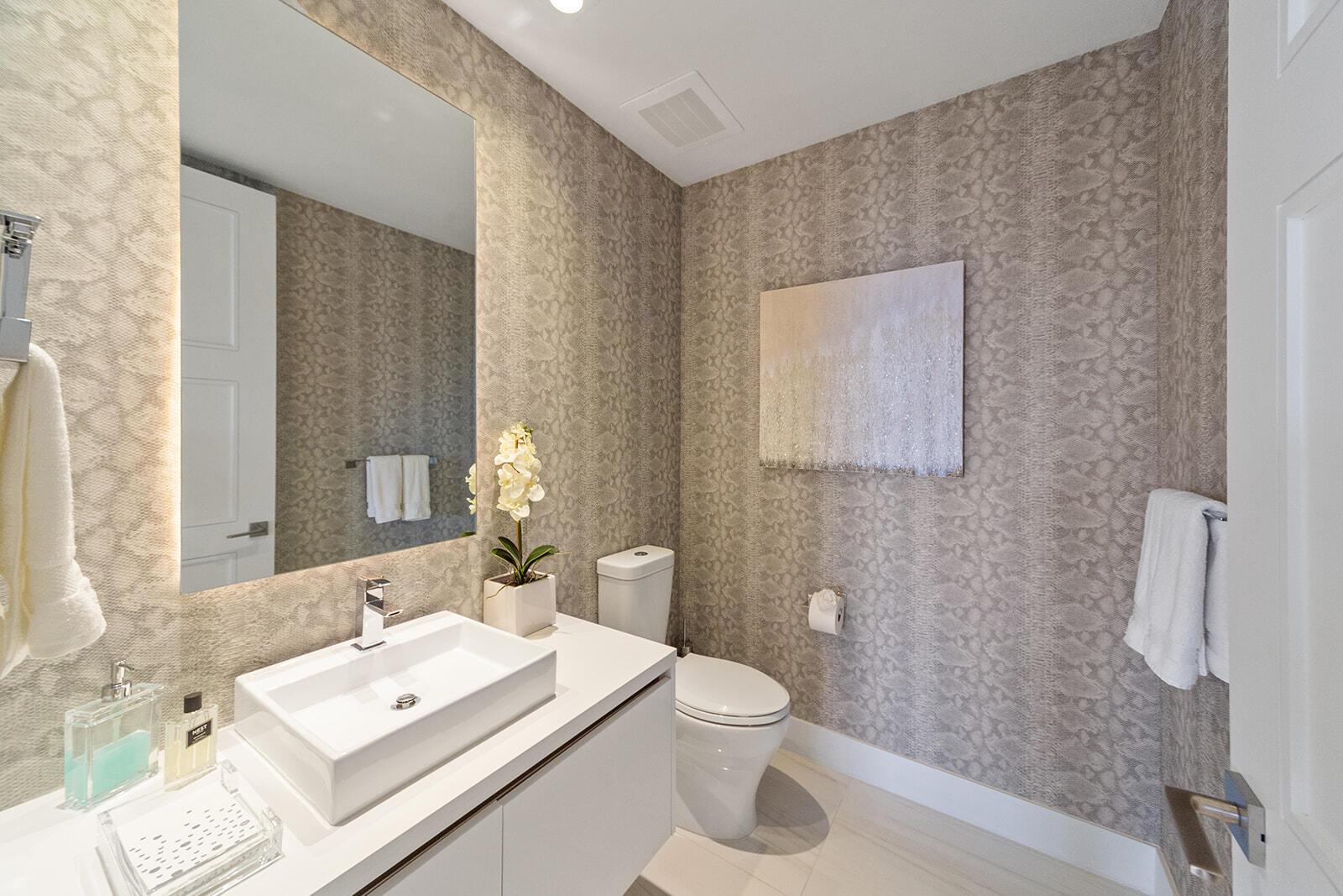 155 E Boca Raton Road Unit: 907