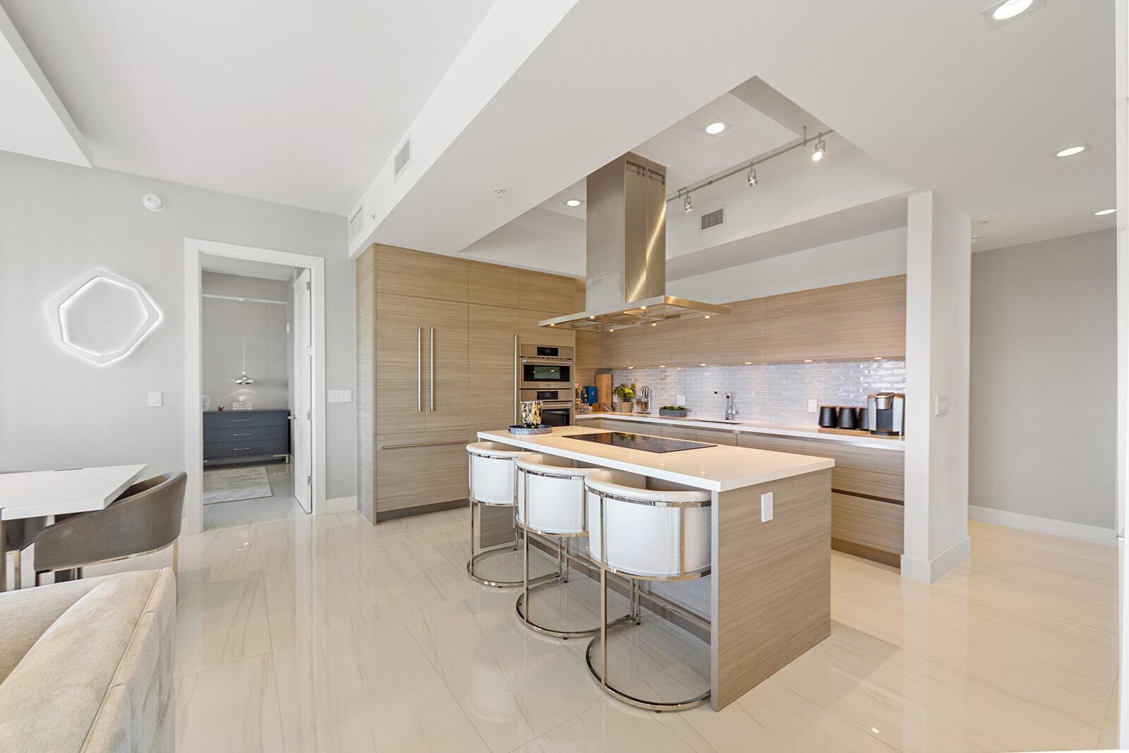 155 E Boca Raton Road Unit: 907