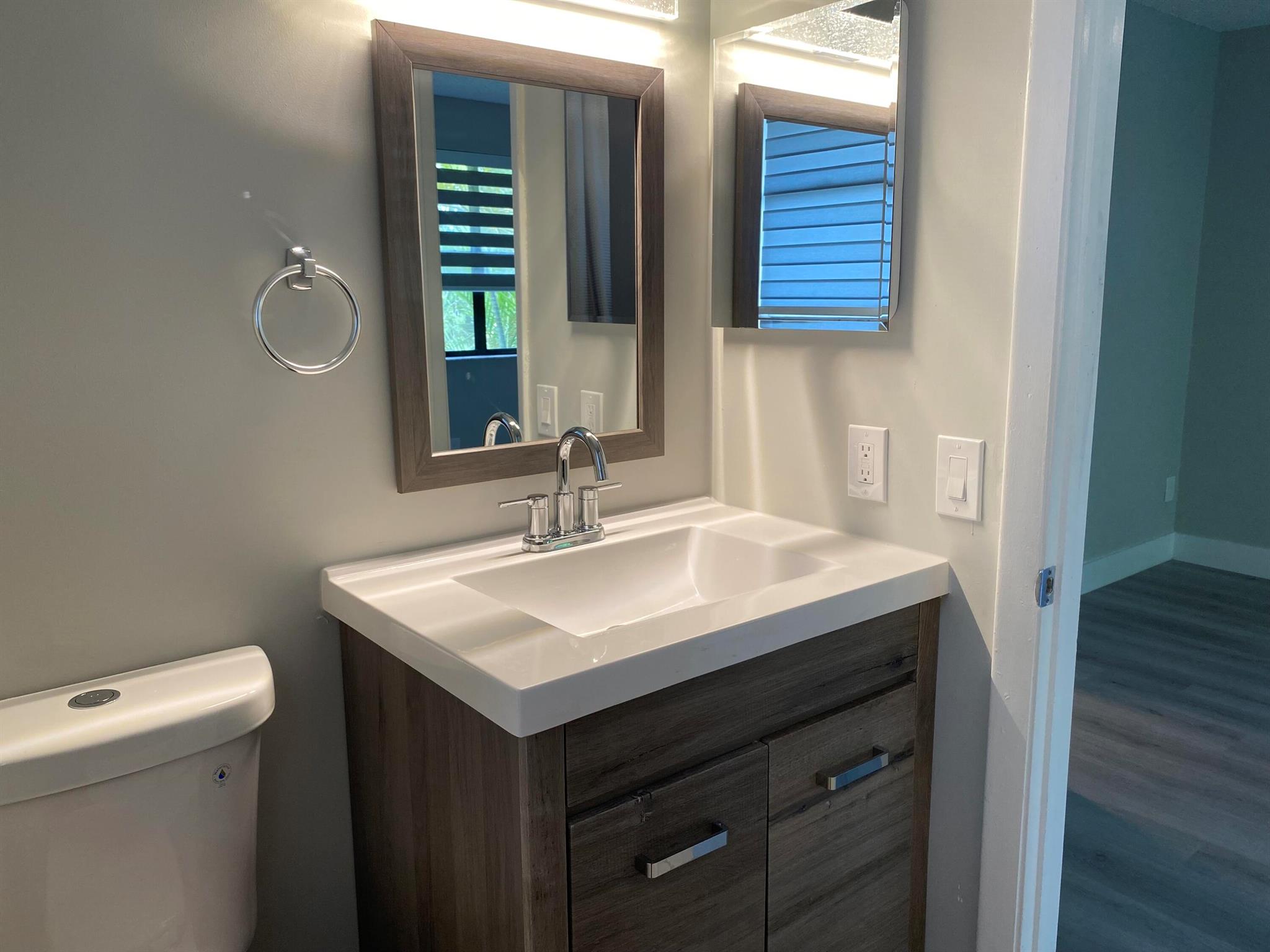 11436 NW 43rd Street Unit: 1-4