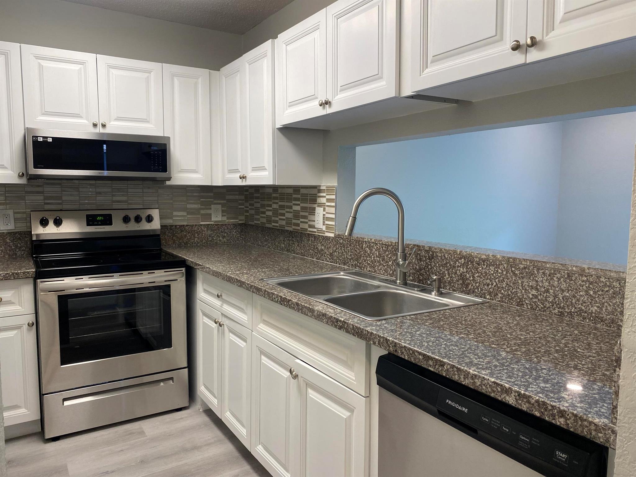 11436 NW 43rd Street Unit: 1-4