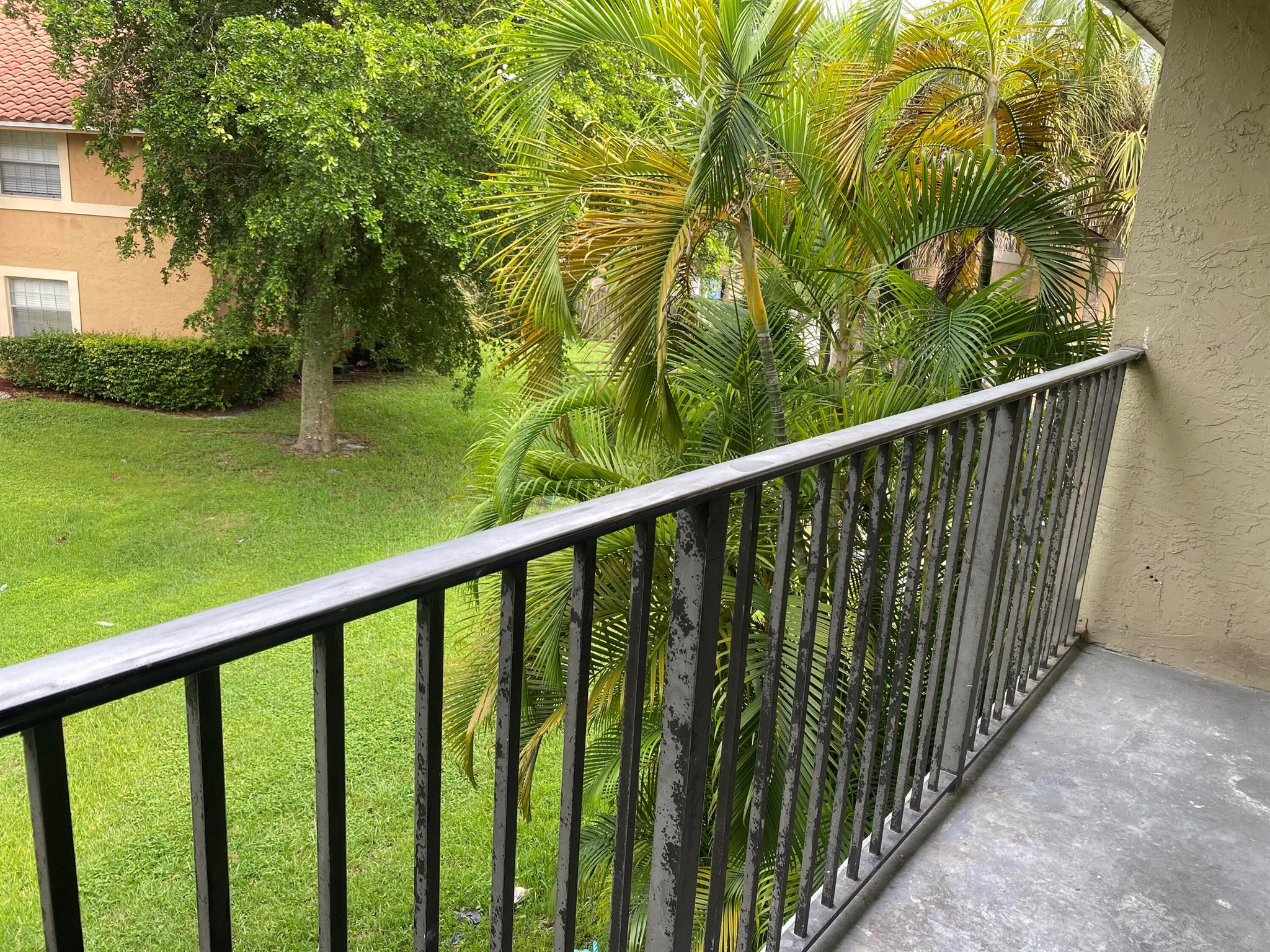 11436 NW 43rd Street Unit: 1-4